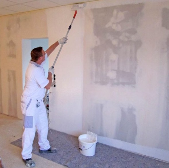  выровнять стенки и потолки под покраску либо поклейку обоев .