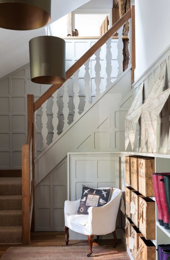 Отделка ступеней лестницы ковровым покрытием: как правильно выбрать ковер, укладка и крепление ковровой дорожки - декор лестницы в доме своими руками