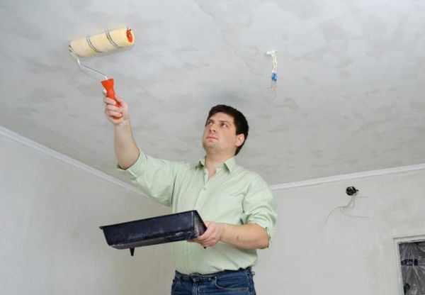 Статья о том, как покрасить потолок своими руками. Все тонкости покраски потолка.