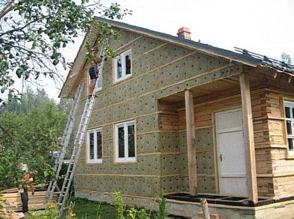 Утепление деревянного дома своими руками. Для чего нужно утепление деревянного дома.