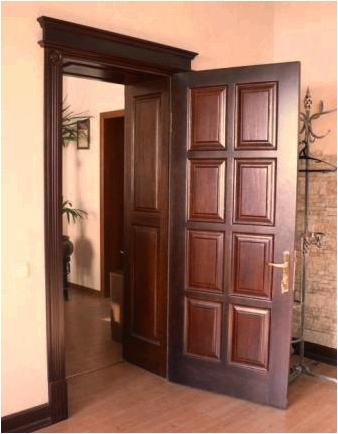 Как установить входную деревянную дверь