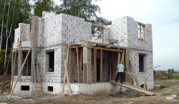 Этапы строительства домов из пеноблока