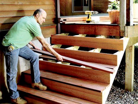 Как построить лестницу деревянную